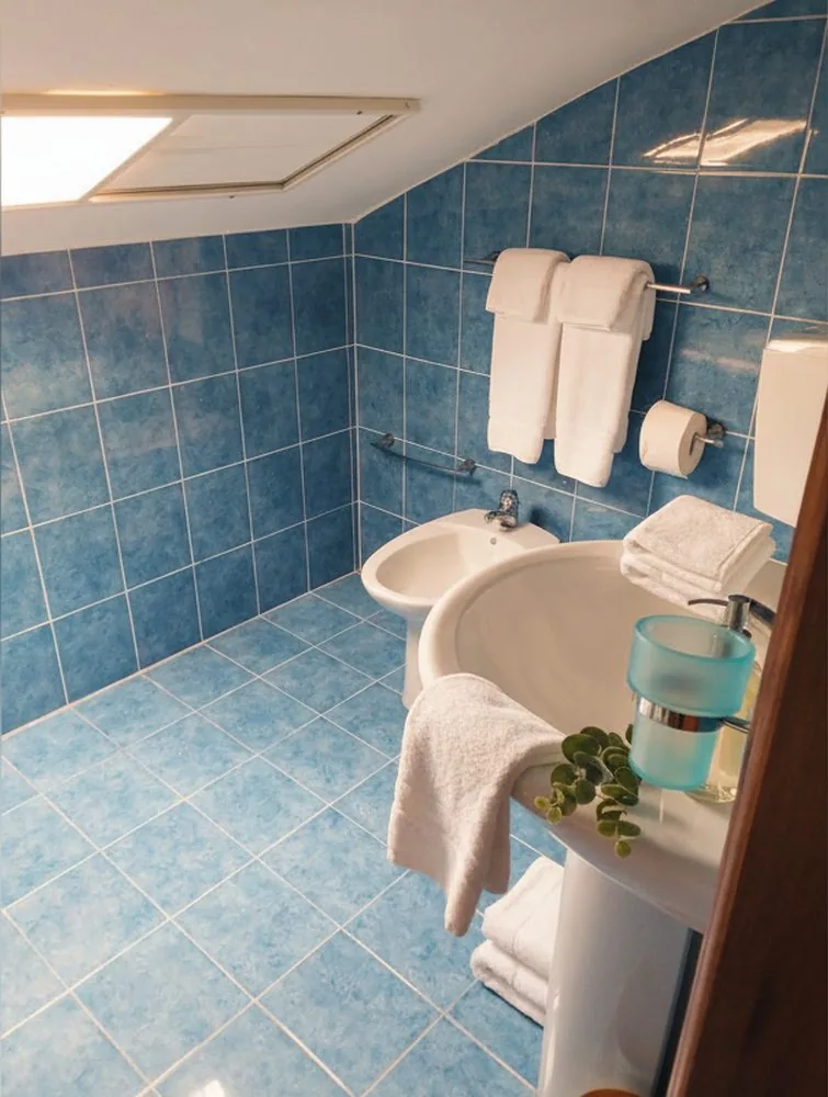Il bagno del piano superiore
